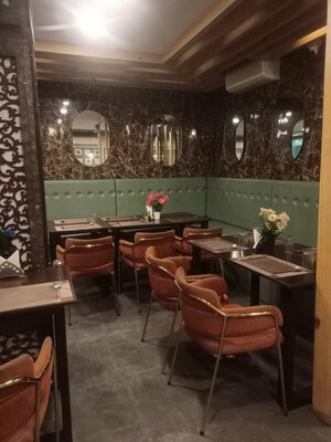  Shop – Exterior View View at Kundan Plaza, Chinar Park - for Rent