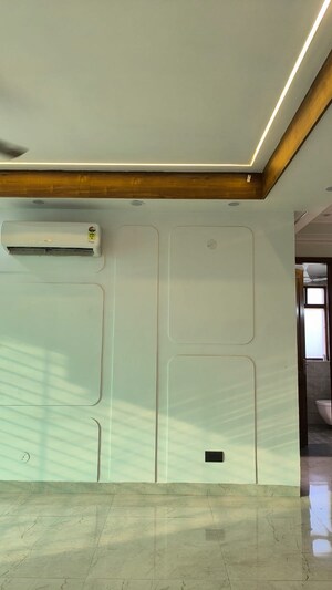 Building Lobby in 3 BHK Builder Floor at Sushant Lok 3, Sector 57 – for Rent