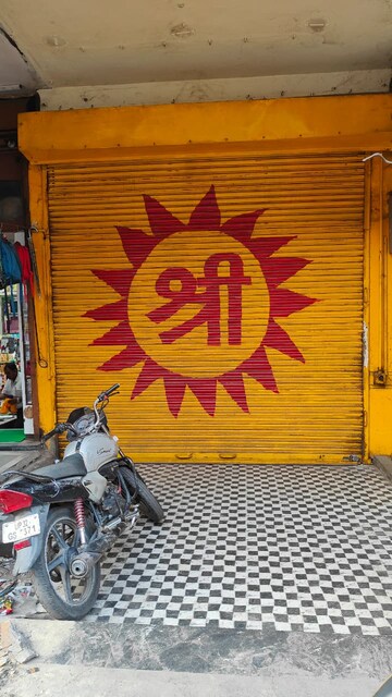 Parking in  Showroom at Chowk – for Rent