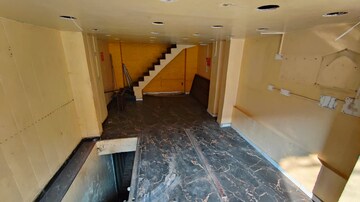 Team Area in  Showroom at Chowk – for Rent