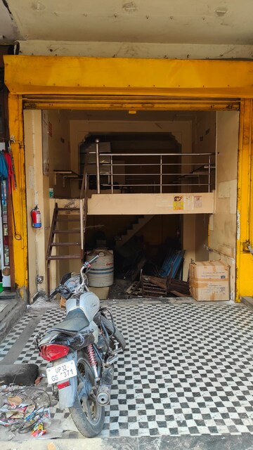  Showroom – Exterior View View at Chowk - for Rent