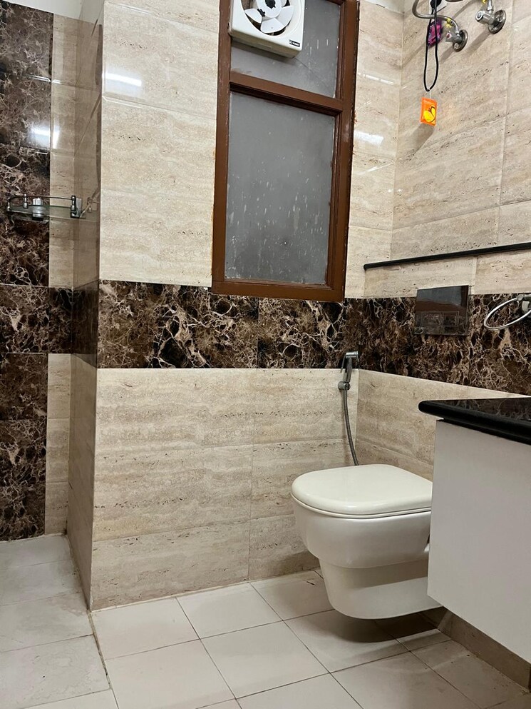 Bathroom, sushant-lok-3 3 Bedroom 2370 Sq.Ft. Builder Floor In Sector 57 Gurgaon 9703621