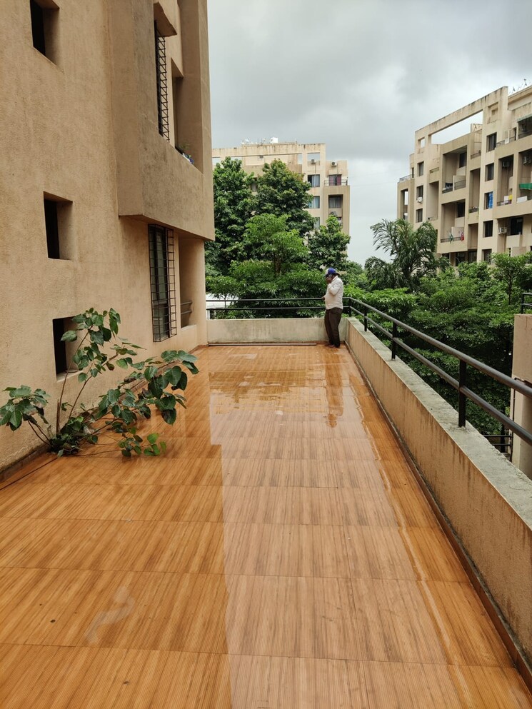 Nearby, amrut-runwal-daffodils 2 Bedroom 1750 Sq.Ft. Penthouse In Nibm Pune 9703617