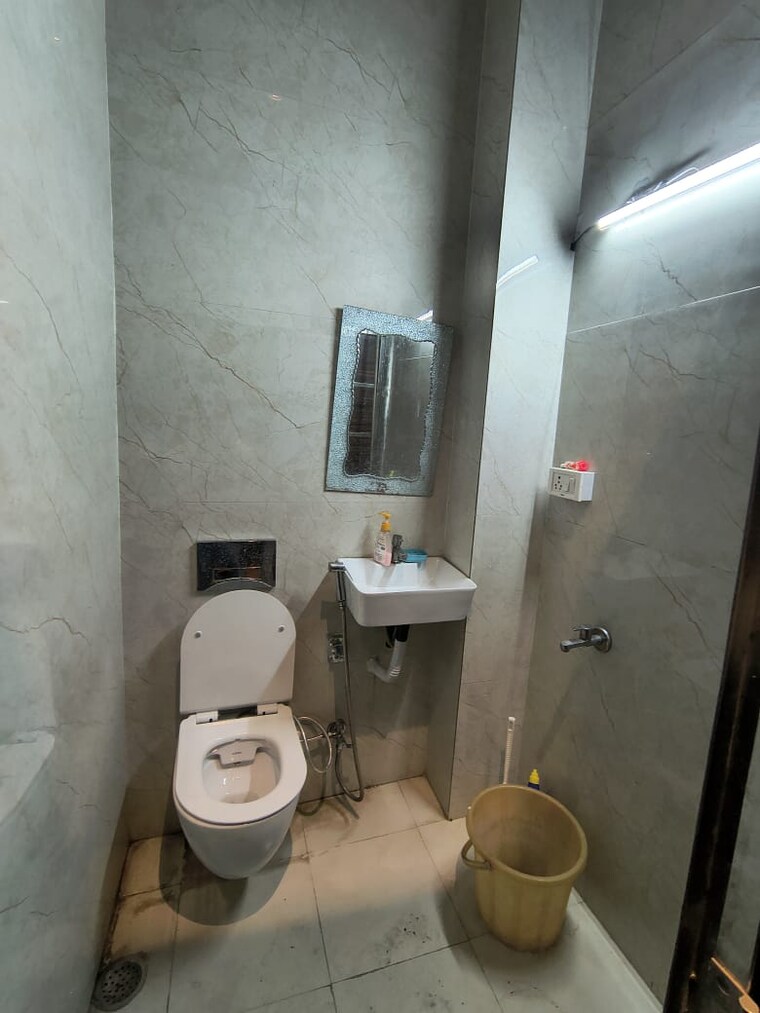 Bathroom, new rajinder nagar 2 Bedroom 1050 Sq.Ft. Builder Floor In New Rajinder Nagar Delhi 9703635