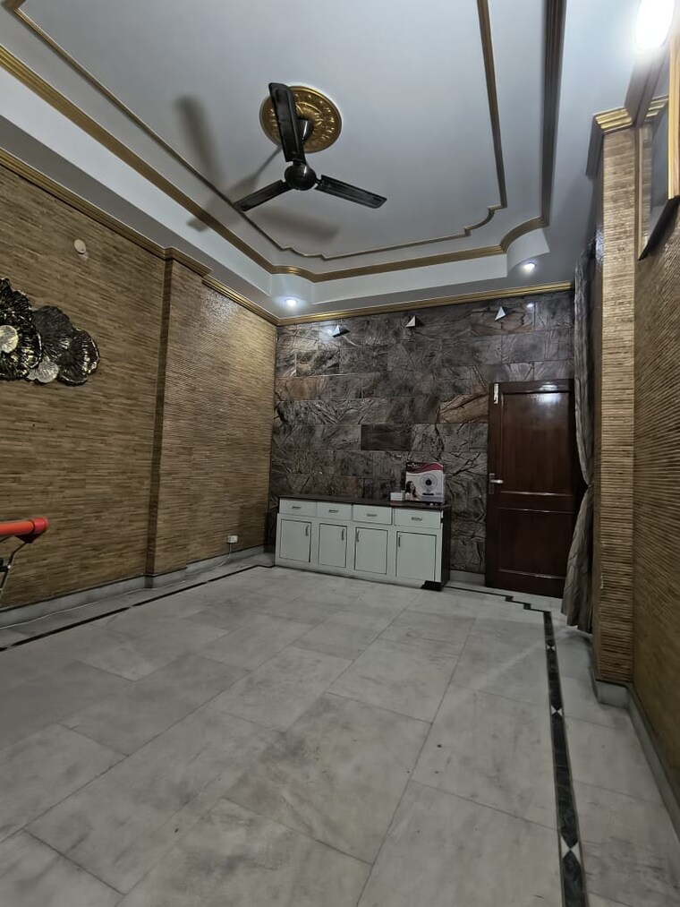 Room, new rajinder nagar 2 Bedroom 1050 Sq.Ft. Builder Floor In New Rajinder Nagar Delhi 9703635