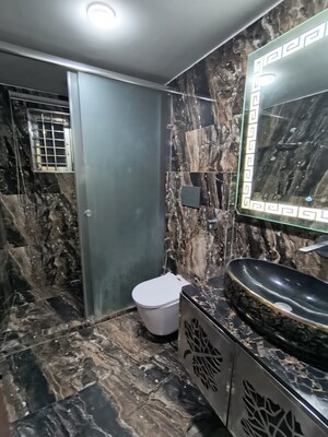 Attached Bathroom in 2 BHK Builder Floor at New Rajinder Nagar – for Rent