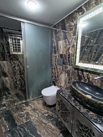 Attached Bathroom in 2 BHK Builder Floor at New Rajinder Nagar – for Rent