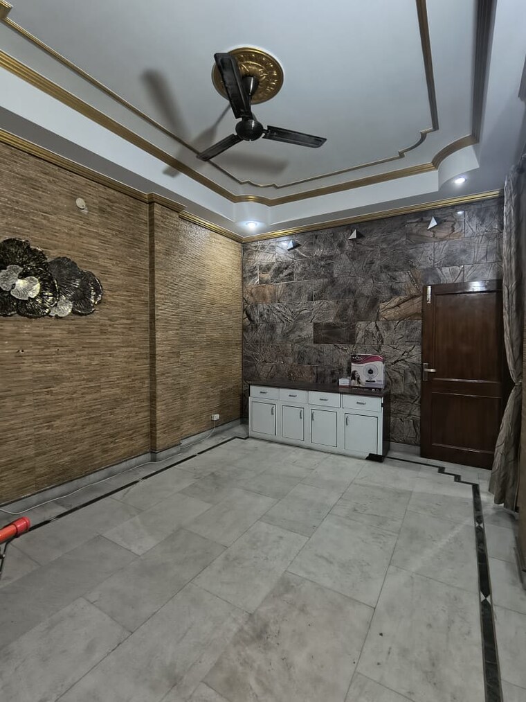 Room, new rajinder nagar 2 Bedroom 1050 Sq.Ft. Builder Floor In New Rajinder Nagar Delhi 9703635