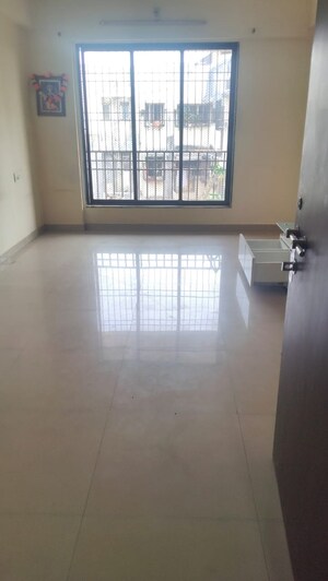 Room in 2 BHK Apartment at Kurla East – for Rent