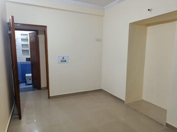 Room in 2 BHK Apartment at Vikas Puri – for Rent