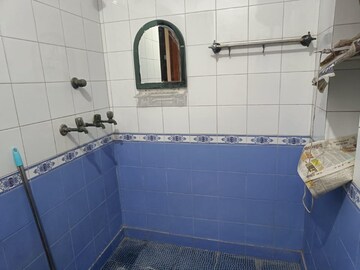 Bathroom in 2 BHK Apartment at Vikas Puri – for Rent