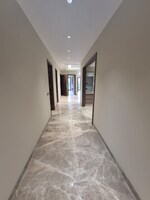 3 BHK + Servant Room 400 Sq.Yd. Builder Floor in East Of Kailash