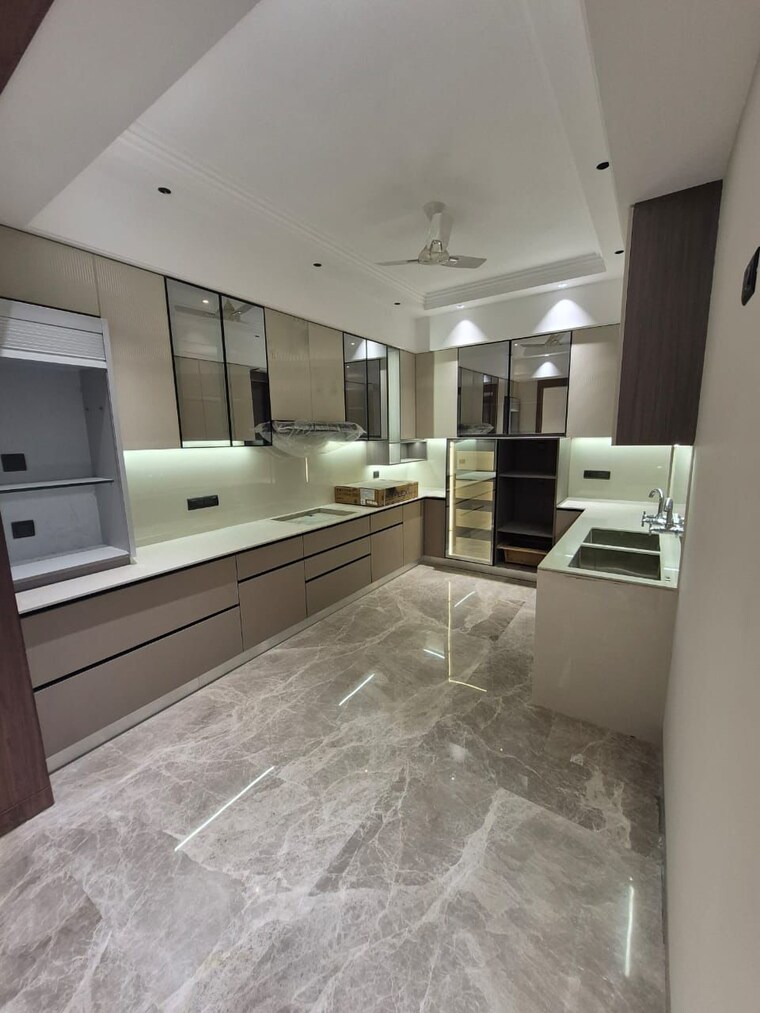 Kitchen, east of kailash 3 Bedroom 400 Sq.Yd. Builder Floor In East Of Kailash Delhi 9703681