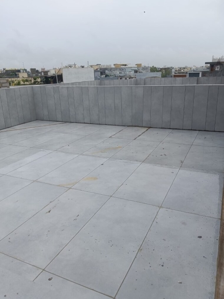 Balcony, igi airport area 3 Bedroom 1000 Sq.Ft. Builder Floor In Igi Airport Area Delhi 9703704