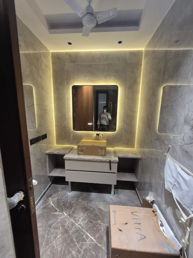 Kitchen, east of kailash 3 Bedroom 125 Sq.Yd. Builder Floor In East Of Kailash Delhi 9703715