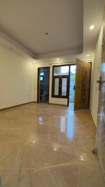 Room in 3 BHK Builder Floor at Chattarpur – for Rent
