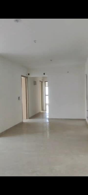 Room in 2 BHK Apartment at Sunteck Avenue 2, Goregaon West – for Rent