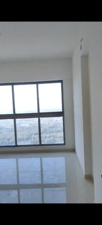 Room in 2 BHK Apartment at Sunteck Avenue 2, Goregaon West – for Rent