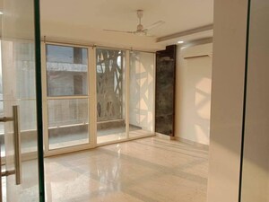 Room in 3 BHK Apartment at Housing Board Colony Sector 17, Sector 17a – for Rent