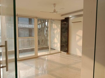 Room in 3 BHK Apartment at Housing Board Colony Sector 17, Sector 17a – for Rent
