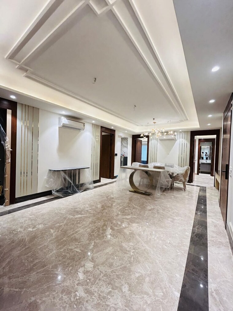  Parking, housing-board-colony-sector-17 3.5 Bedroom 1890 Sq.Ft. Apartment In Sector 17a Gurgaon 9703768