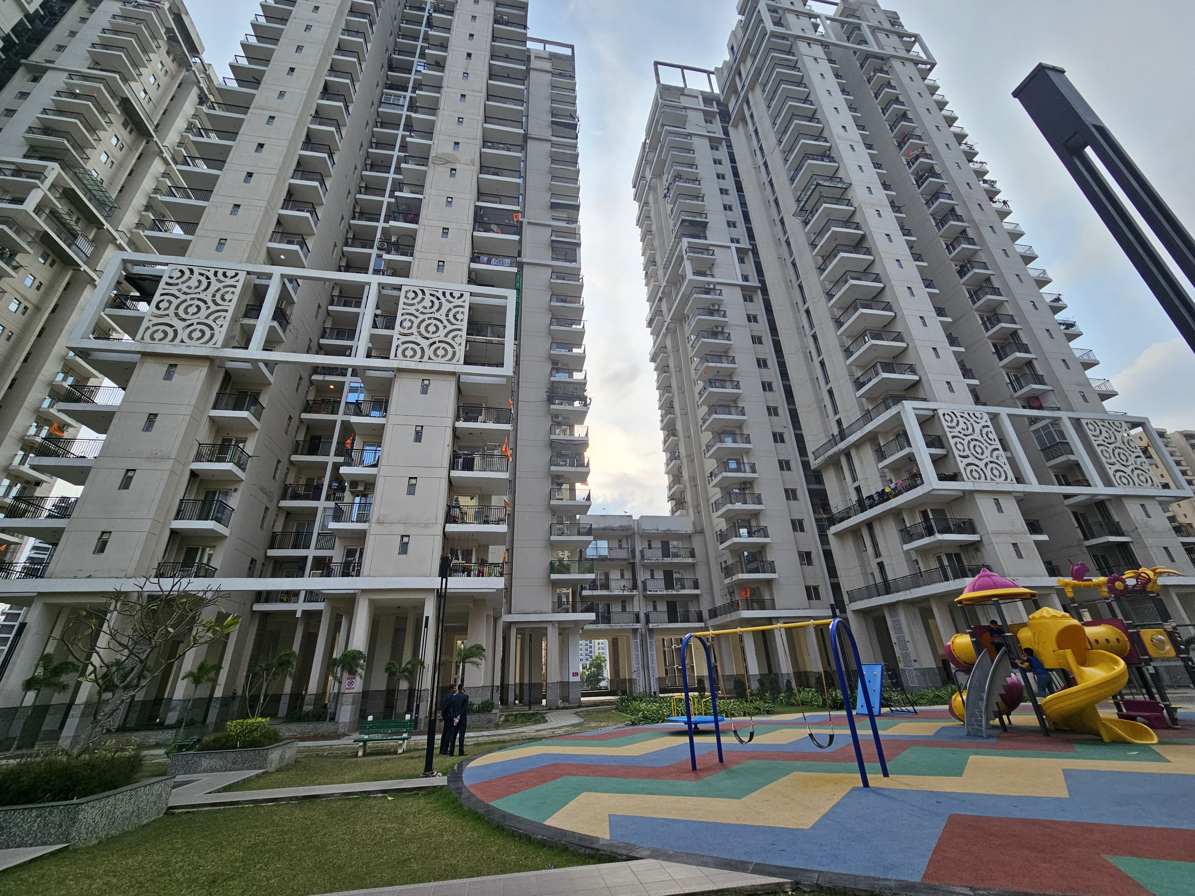 2 BHK Apartment For Sale in Ratan Pearls