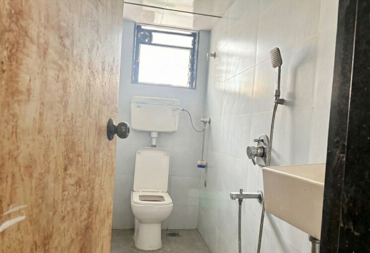 Bathroom, mig-colony 2 Bedroom 950 Sq.Ft. Apartment In Worli Mumbai 9703772