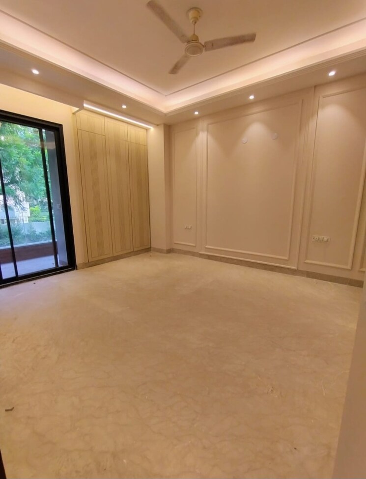 Room, housing-board-colony-sector-17 4 Bedroom 3200 Sq.Ft. Apartment In Sector 17a Gurgaon 9703779