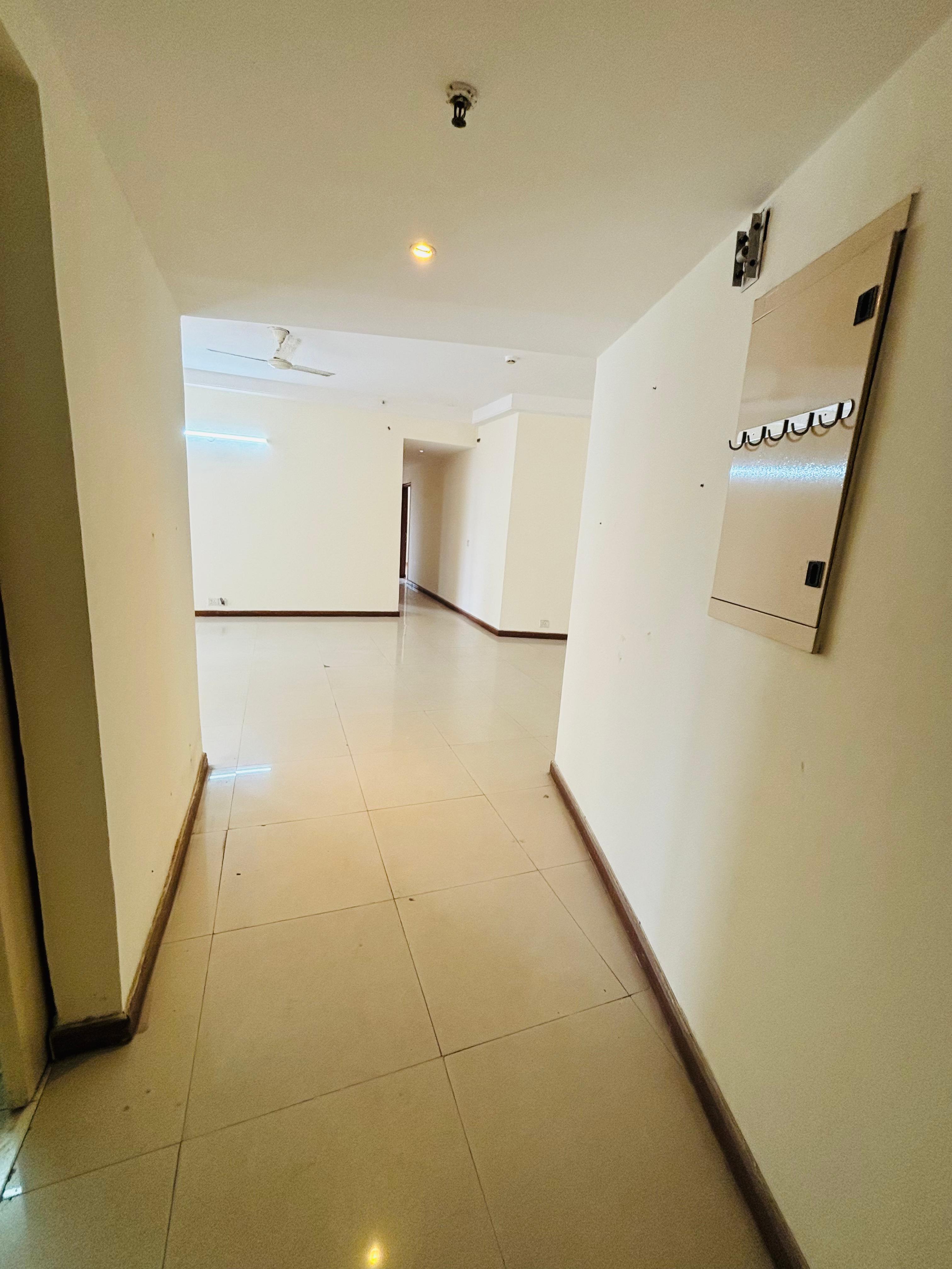 4 BHK + Pooja Room,Servant Room,Study Room,Extra Room 360 Sq.Yd. Builder Floor in Nirvana Country Birch Court