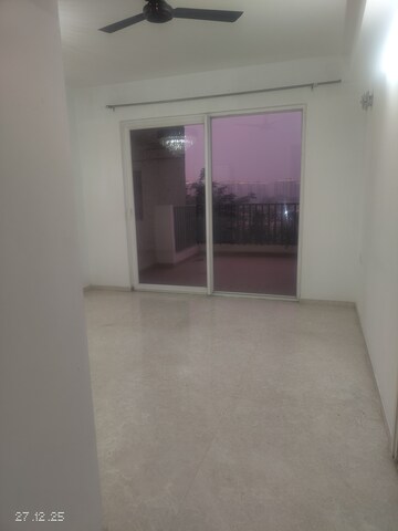 Room in 3 BHK Apartment at Mapsko Mount Ville, Sector 79 – for Rent