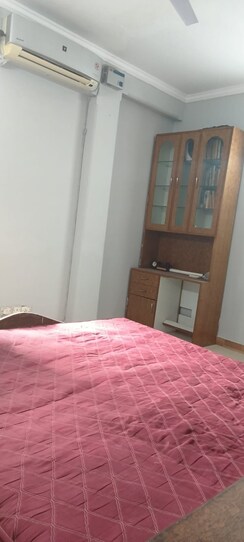 4 BHK + Pooja Room Apartment For Sale in Unitech Escape