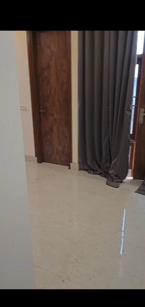 Room in 3 BHK Builder Floor at Mahavir Enclave – for Sale