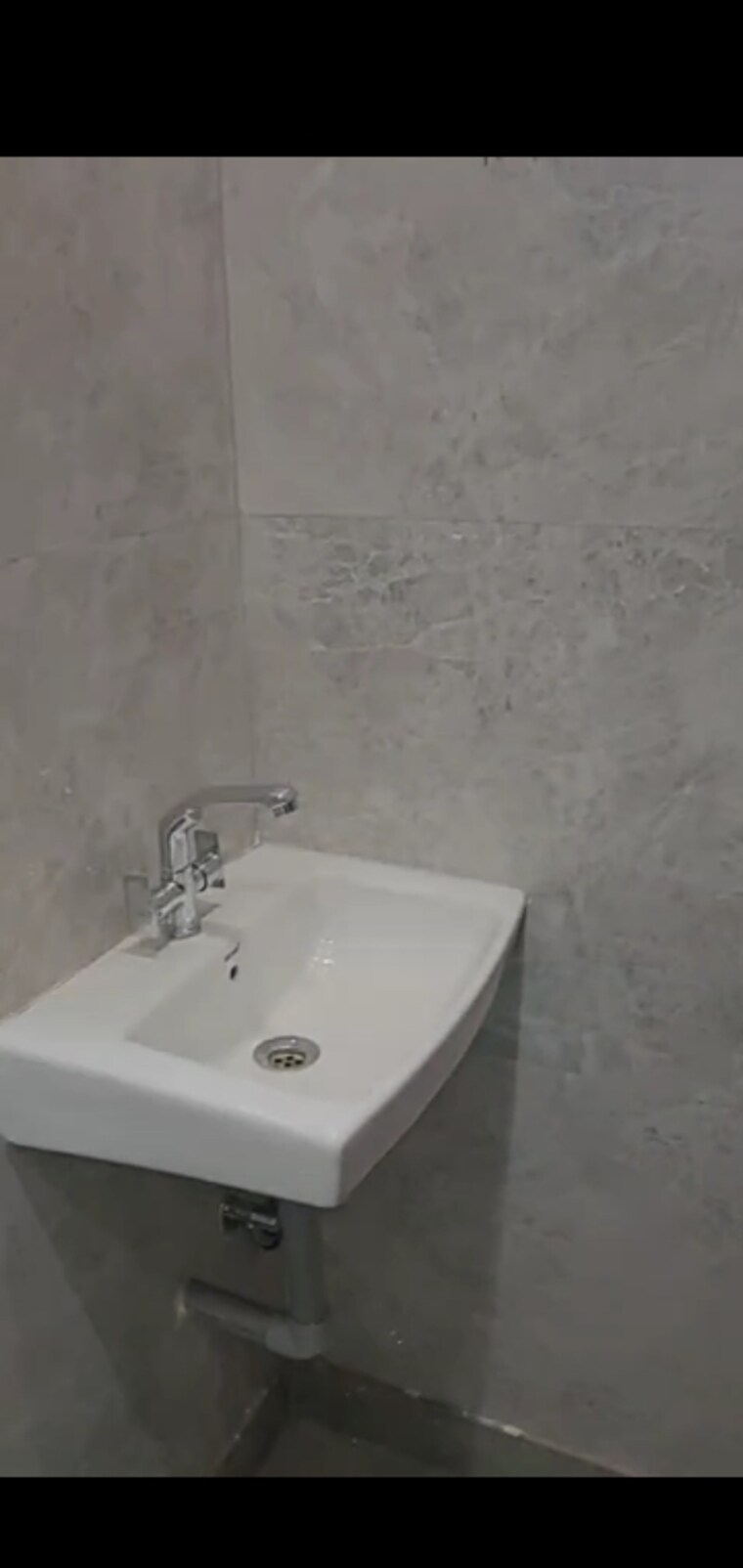 Bathroom, mahavir enclave 3 Bedroom 900 Sq.Ft. Builder Floor In Mahavir Enclave Delhi 9703790