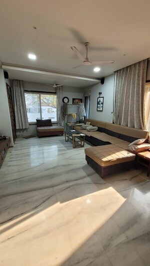 5 BHK Independent House For Rent in Manjalpur