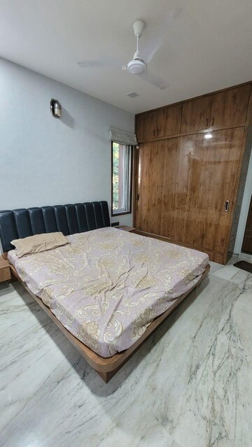 Bedroom in 5 BHK Independent House at Manjalpur – for Rent