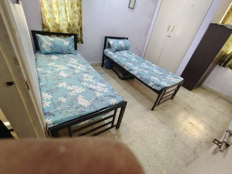 Room, malad west Pg For Boys & Girls In Malad West 9703821
