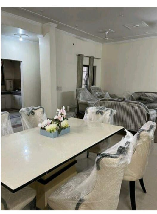 3 BHK + Servant Room Builder Floor For Rent in RWA Apartments Sector 41