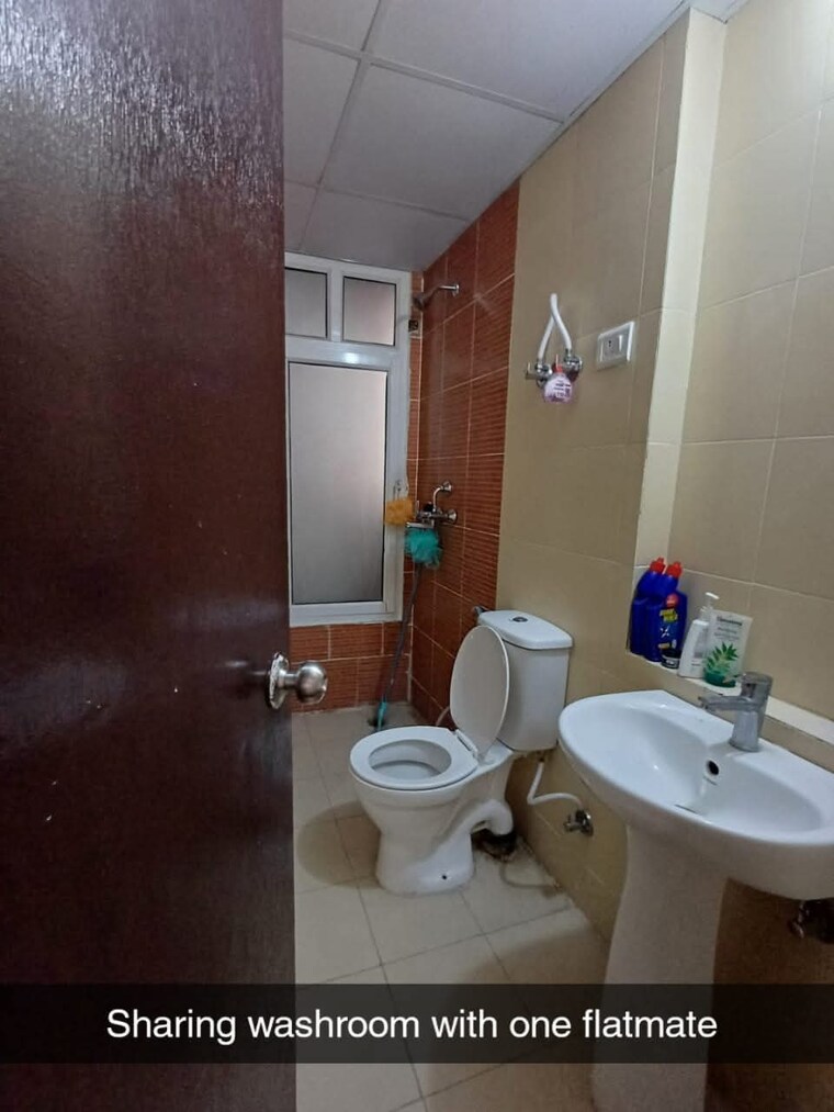 Bathroom, gaur-city-2-12th-avenue 2.5 Bedroom 1225 Sq.Ft. Apartment In Sector 16c Greater Noida Greater Noida 9703830