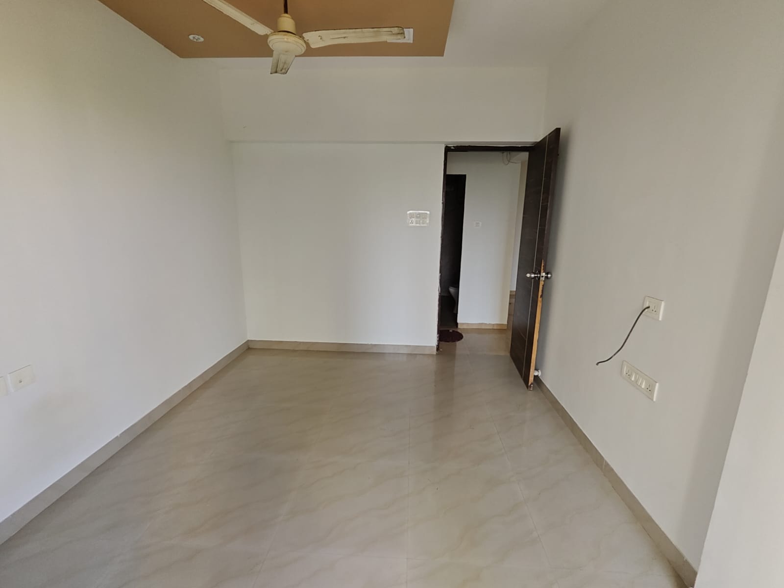 2 BHK Apartment For Rent in Tulsi Aura Mumbai