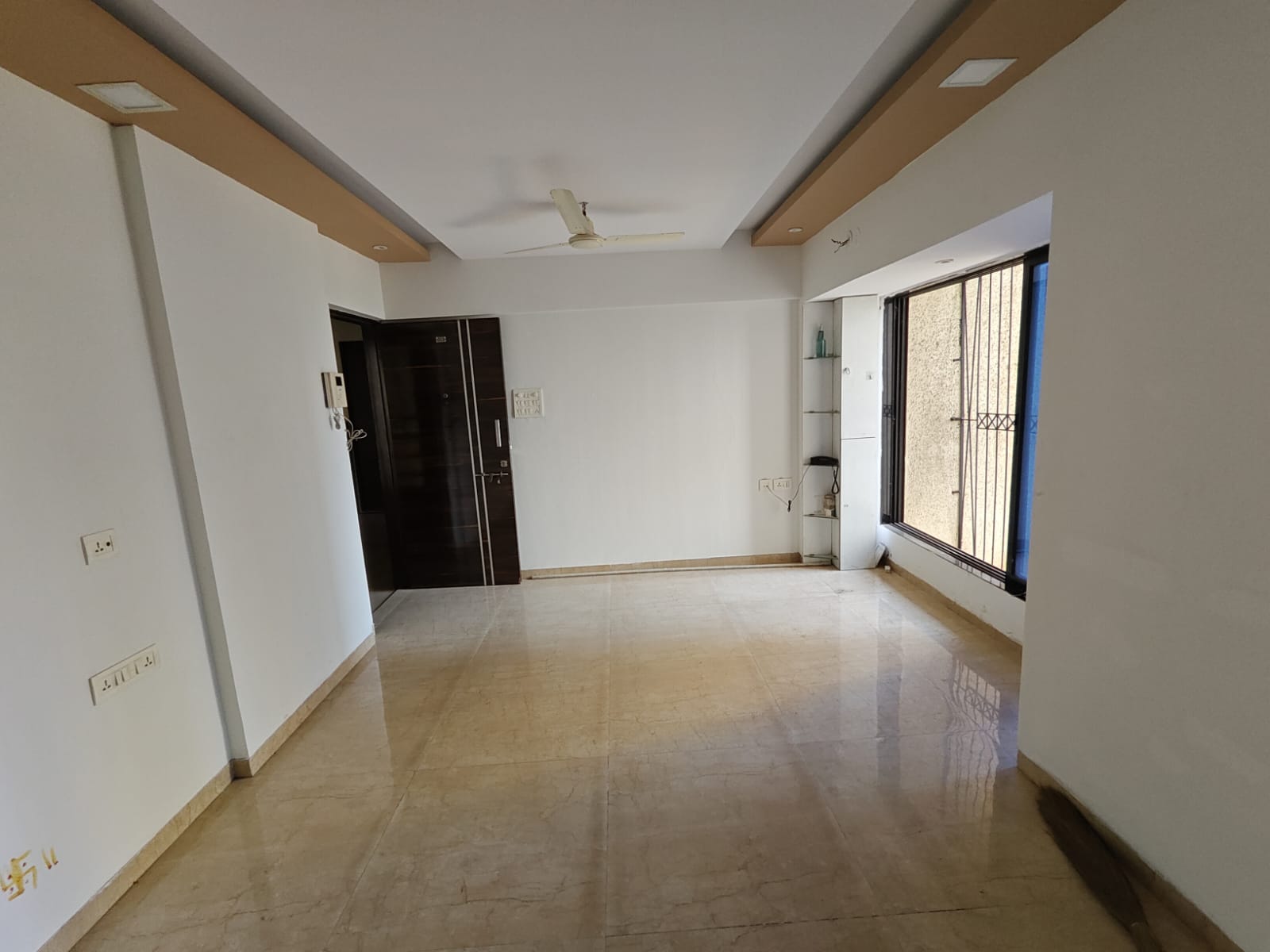 Room in 2 BHK Apartment at Tulsi Aura Mumbai, Ghansoli – for Rent