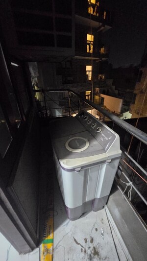 Master Bedroom in 1 BHK Builder Floor at Saket – for Rent