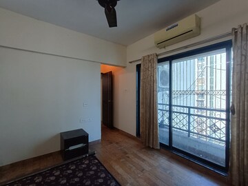 Room in 2 BHK Apartment at Tulsi Aura Mumbai, Ghansoli – for Rent