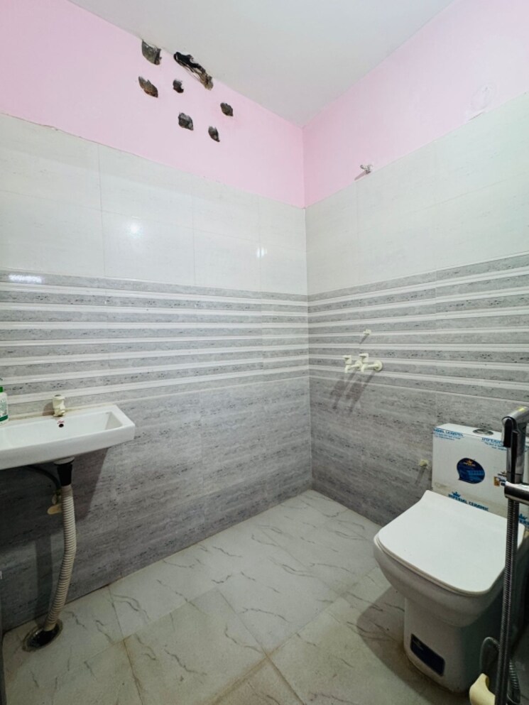 Bathroom, saket 1 Bedroom 500 Sq.Ft. Builder Floor In Saket Delhi 9703906