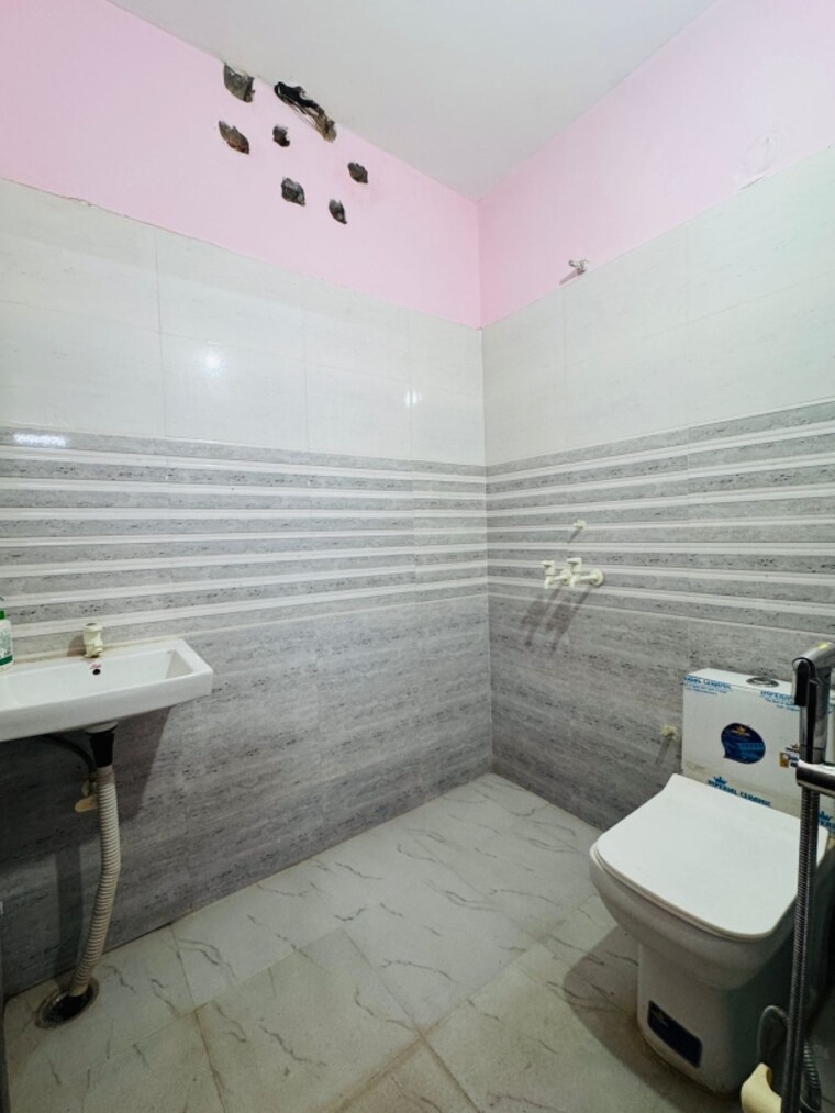 Bathroom, saket 1 Bedroom 500 Sq.Ft. Builder Floor In Saket Delhi 9703906