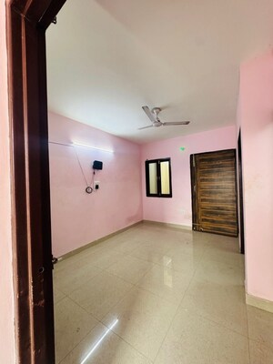 Room in 1 BHK Builder Floor at Saket – for Rent