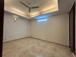 Room in 3 BHK Builder Floor at Saket – for Rent
