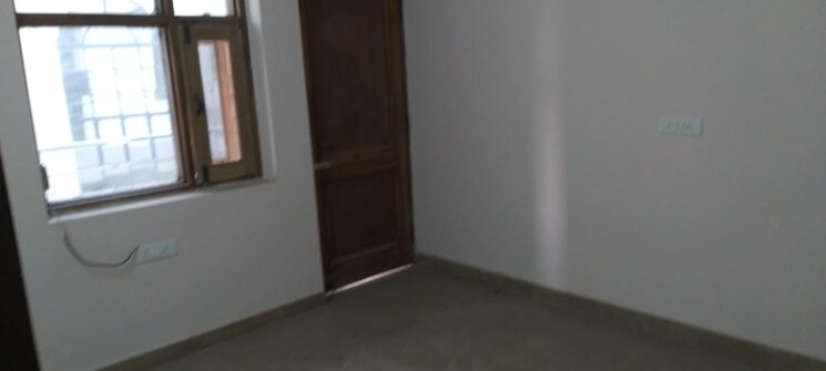 Room, sector 14 1 Bedroom 719 Sq.Ft. Independent House In Sector 14 Gurgaon 9703942