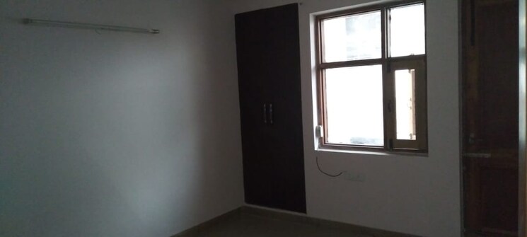 Room, sector 14 1 Bedroom 685 Sq.Ft. Independent House In Sector 14 Gurgaon 9703944