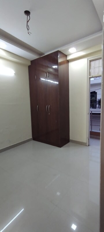 Room in 1 BHK Independent House at Sector 14 – for Rent
