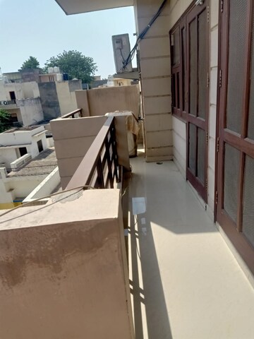 Team Area in 1 BHK Independent House at Sector 14 – for Rent
